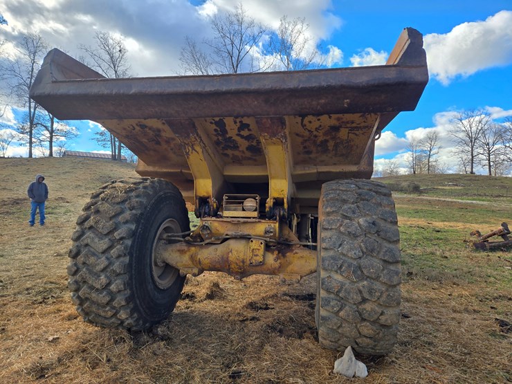 caterpillar-d25c-image-18