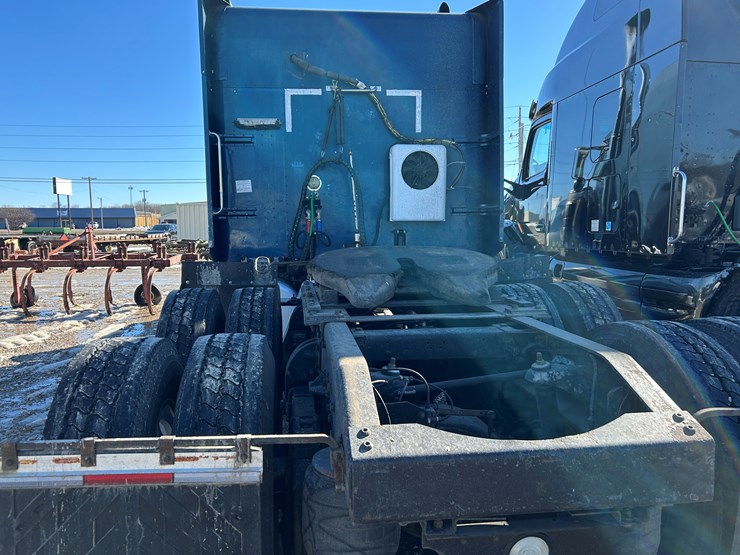 1997-peterbilt-379-image-11