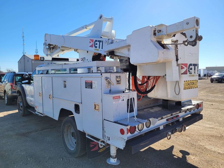 2016-ford-f550-image-15