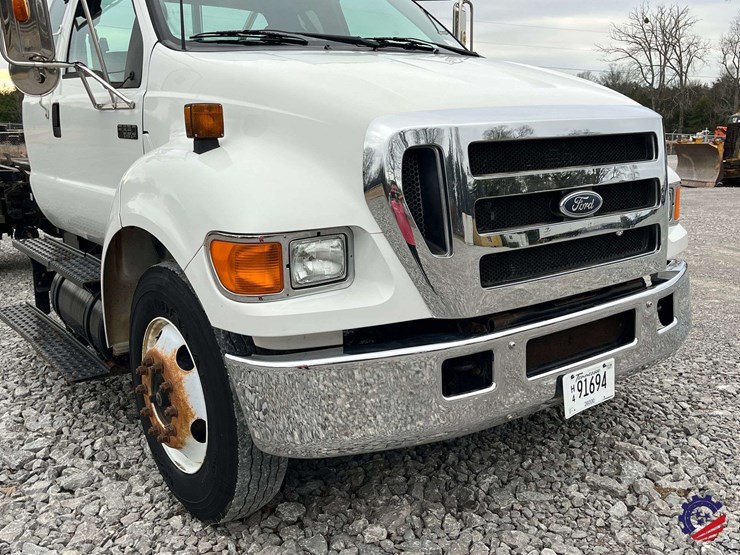 2004-ford-f650-image-15