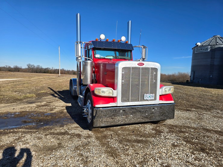 2008-peterbilt-388-image-22