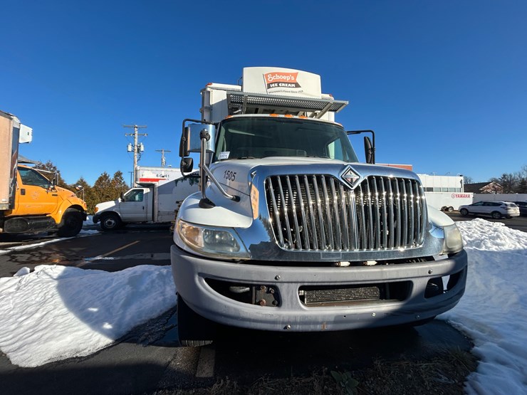 2010-international-durastar-4300-image-19