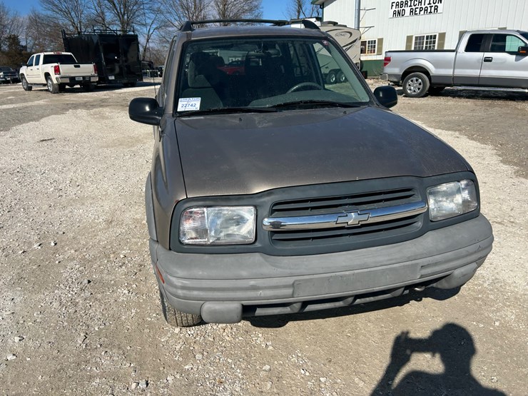 2003-chevrolet-tracker-image-17