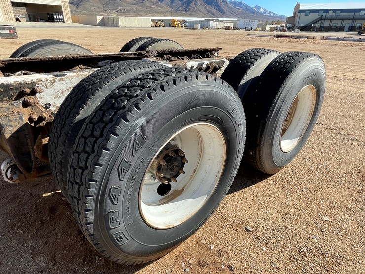 1996-freightliner-fl80-image-101