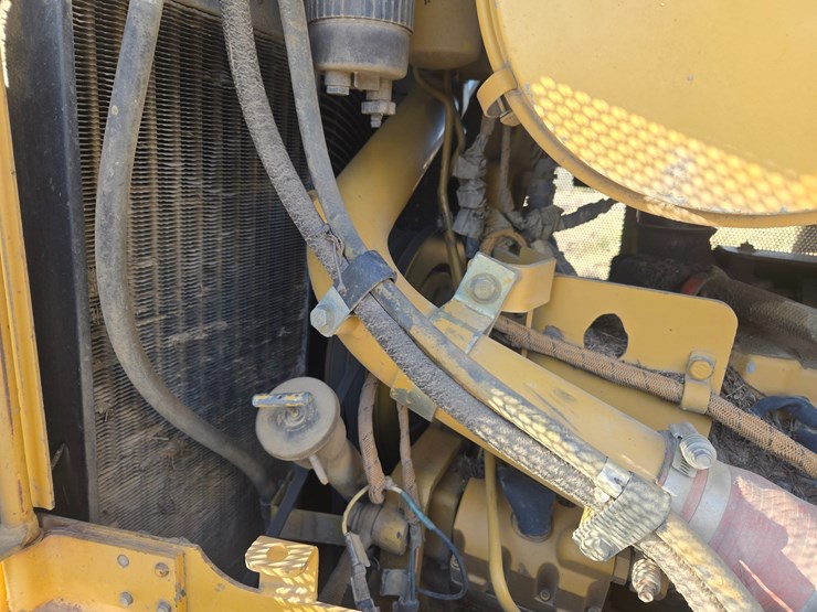 2002-caterpillar-d6r-image-31