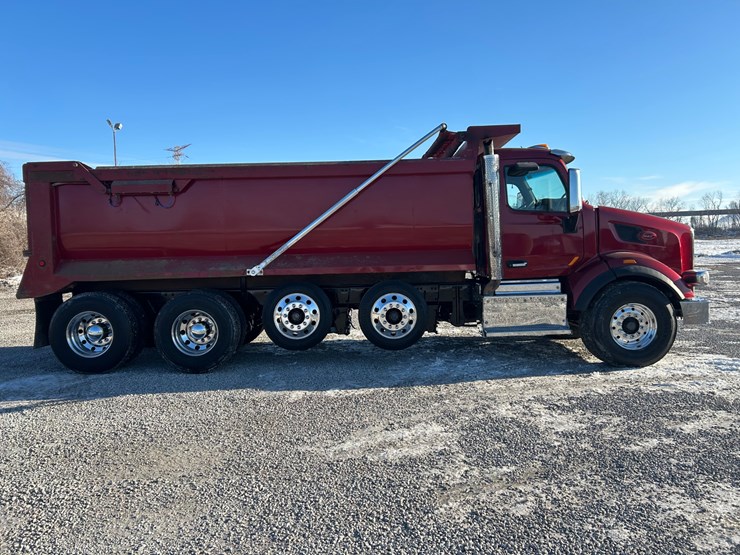 2015-peterbilt-567-image-31