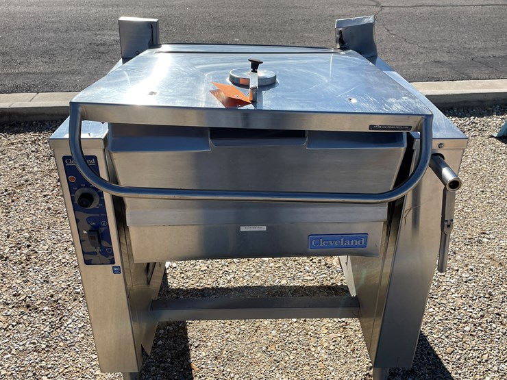 #3134-•-tilt-kettle-image-11