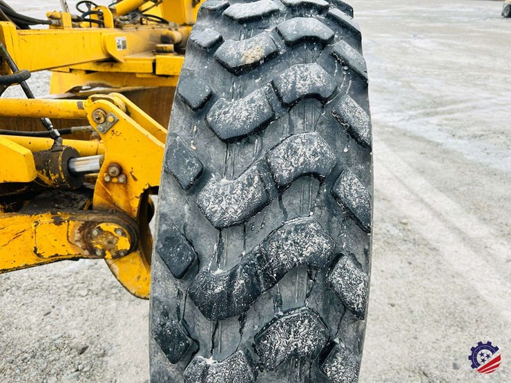 2003-volvo-g710b-image-14