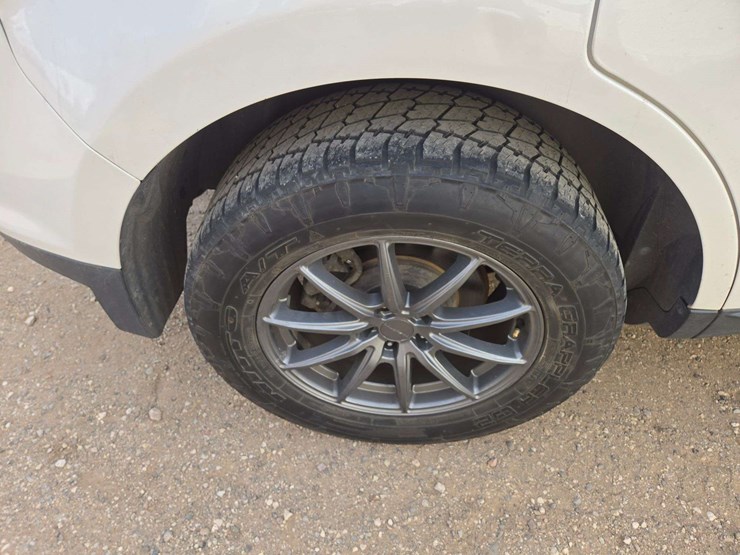 2014-ford-edge-image-8