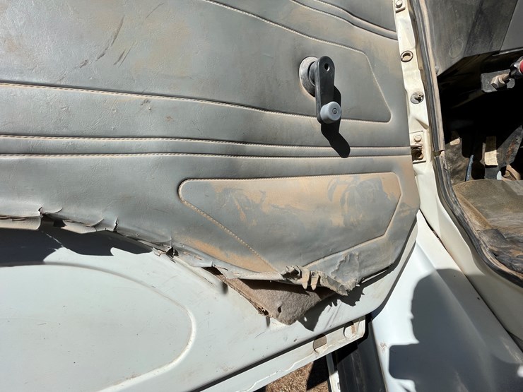 1996-freightliner-fl80-image-64