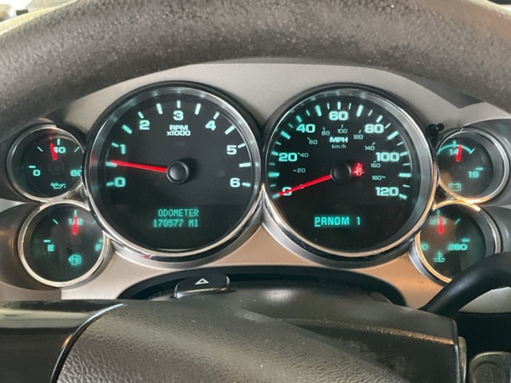 2014-chevrolet-silverado-2500-image-19