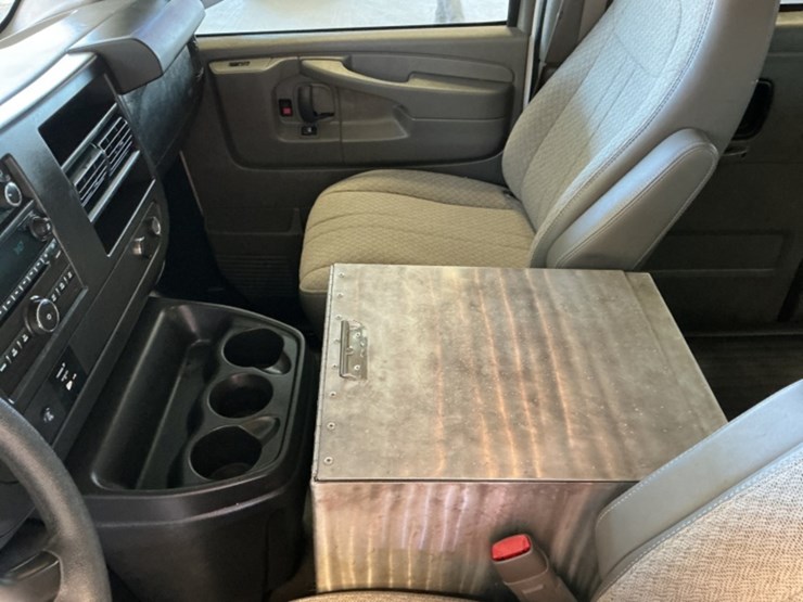 2014-chevrolet-express-2500-image-22