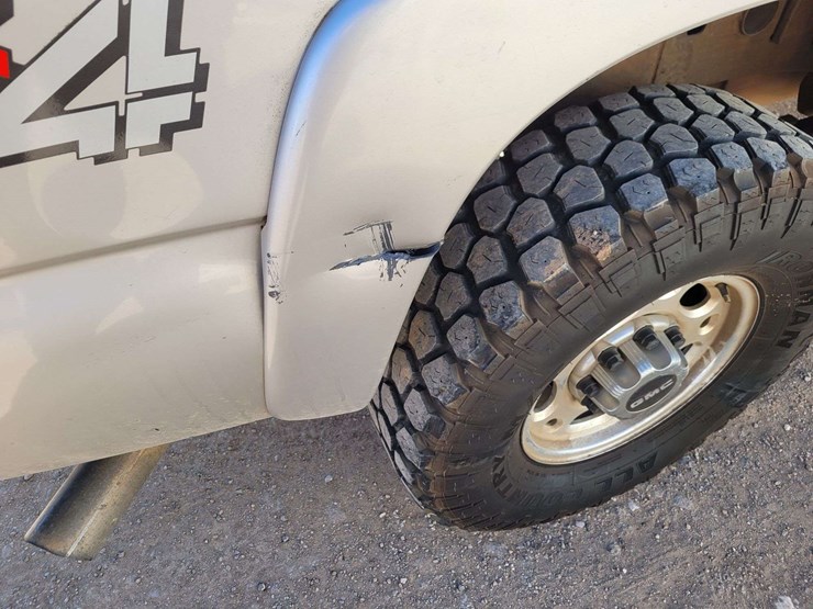 2005-gmc-sierra-2500-image-4