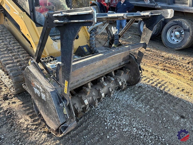 cat-hm315c-mulcher-attachment-image-4