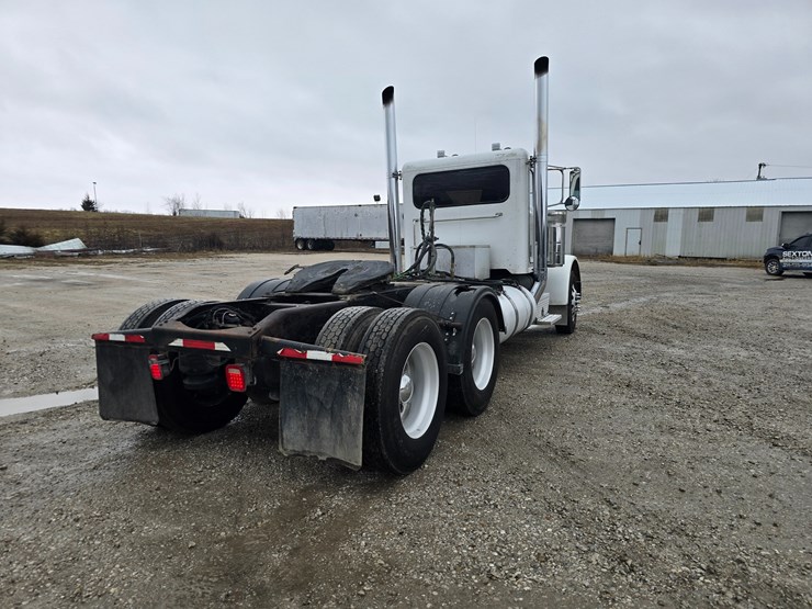 2007-peterbilt-379-image-19