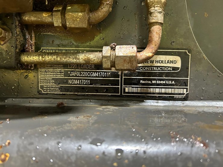 2016-new-holland-l220-image-24