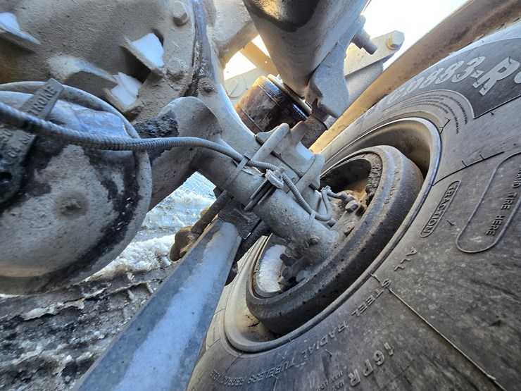 2012-freightliner-coronado-132-image-85