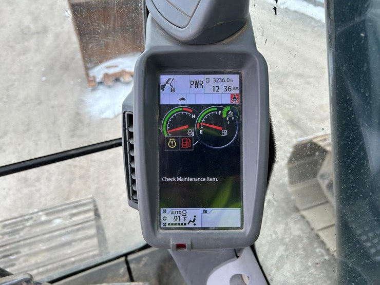 2019-deere-210g-lc-image-31