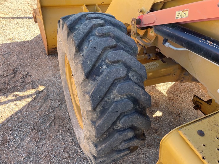 2012-caterpillar-420e-image-11