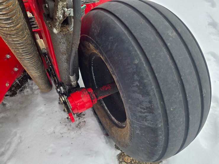 massey-ferguson-1383-image-31