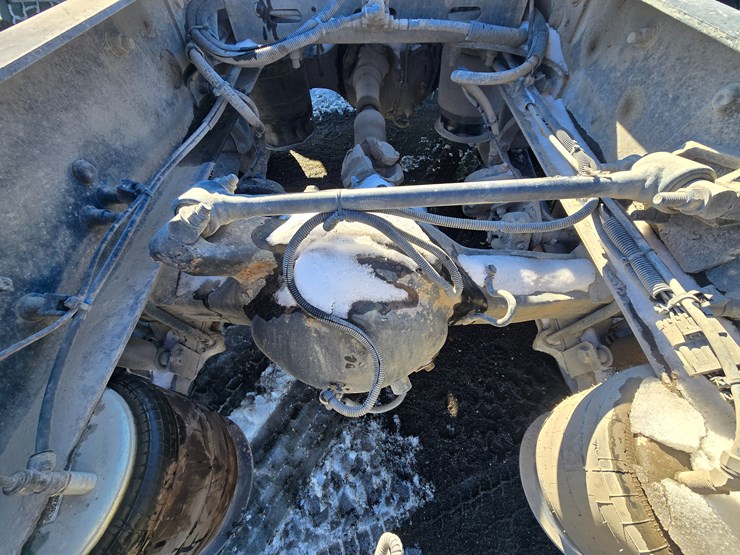 2012-freightliner-coronado-132-image-88