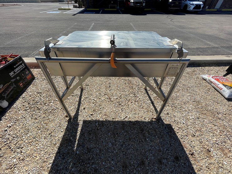 #3190-•-tilt-kettle-image-3