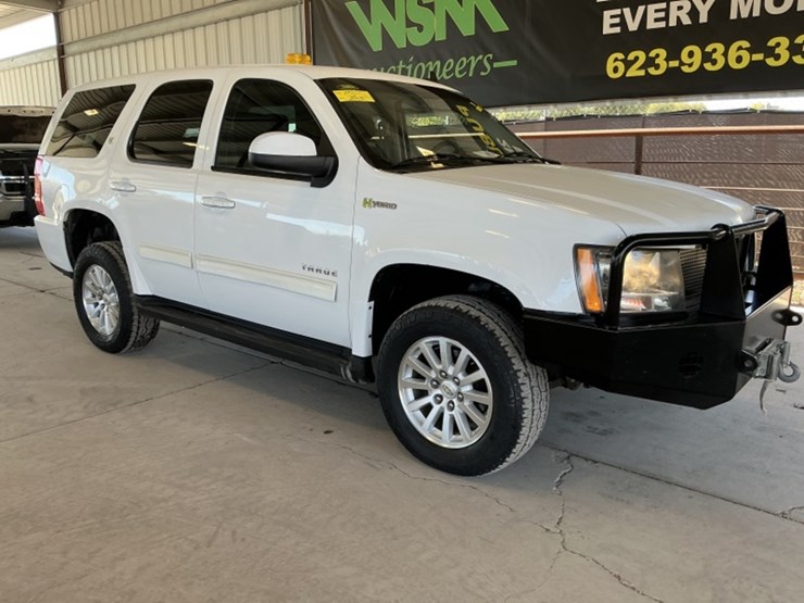 2013-chevrolet-tahoe-image-2