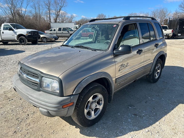 2003-chevrolet-tracker-image-1