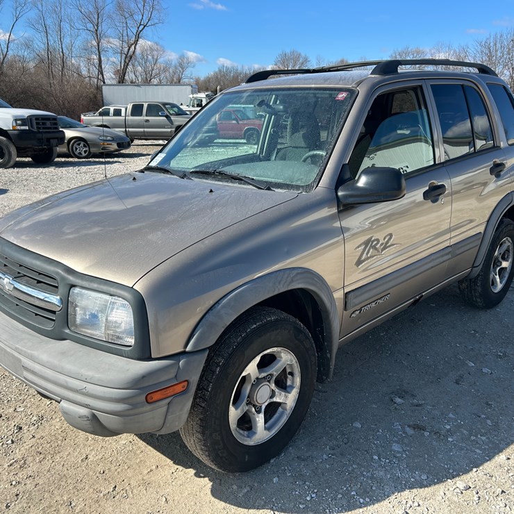 2003 CHEVROLET TRACKER