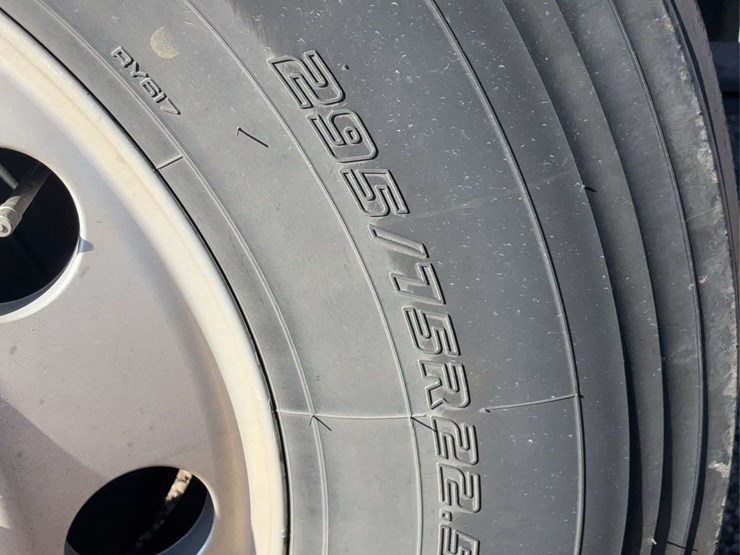 2017-kenworth-t680-image-75