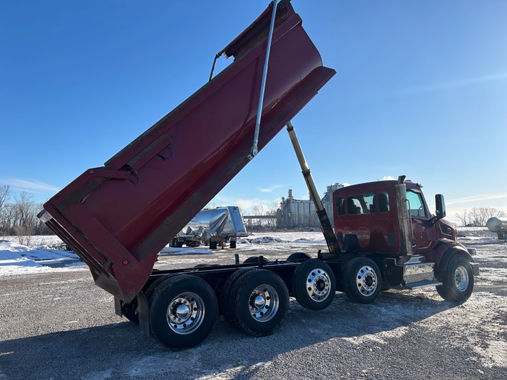 2015-peterbilt-567-image-56