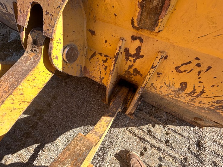 2004-deere-755c-image-42