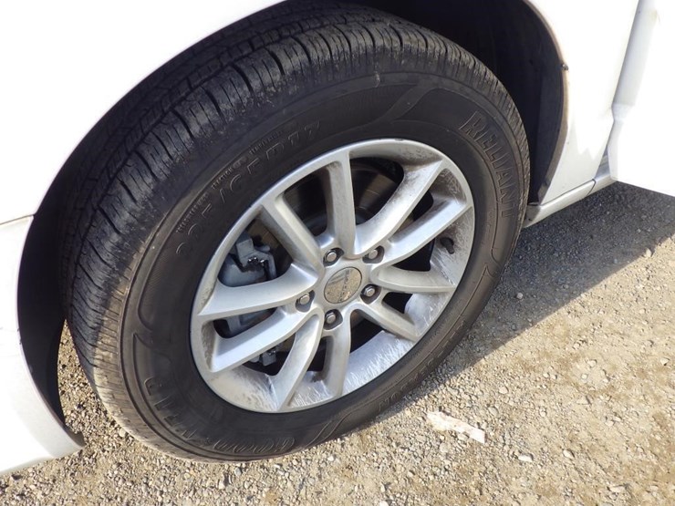 2013-dodge-grand-caravan-image-13