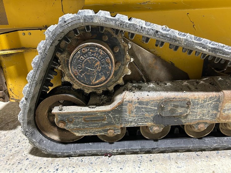 2020-deere-325g-image-13