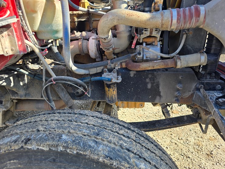 1999-peterbilt-330-image-33