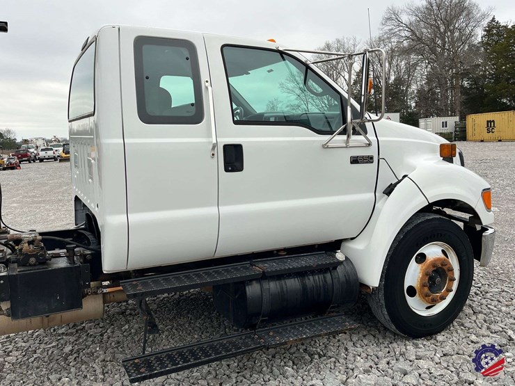 2004-ford-f650-image-36