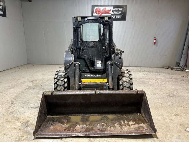 2016-new-holland-l220-image-7