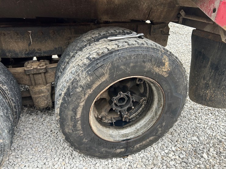 1988-peterbilt-357-image-40