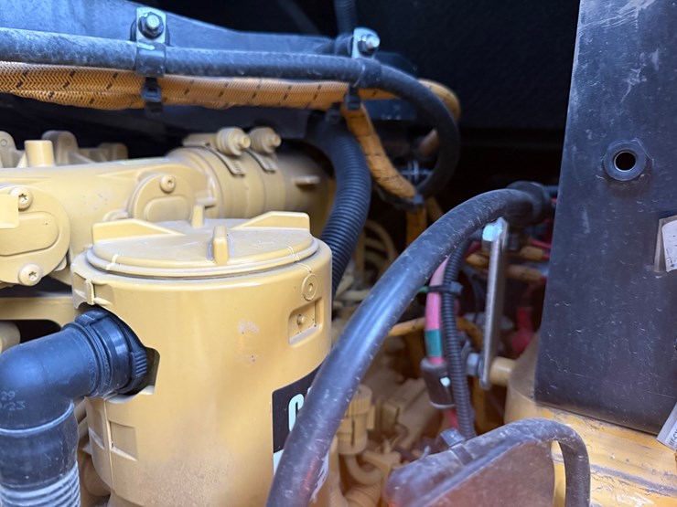 2023-caterpillar-953-image-84