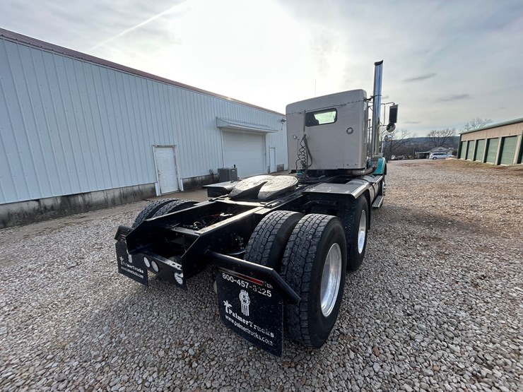 2001-kenworth-t800-image-19