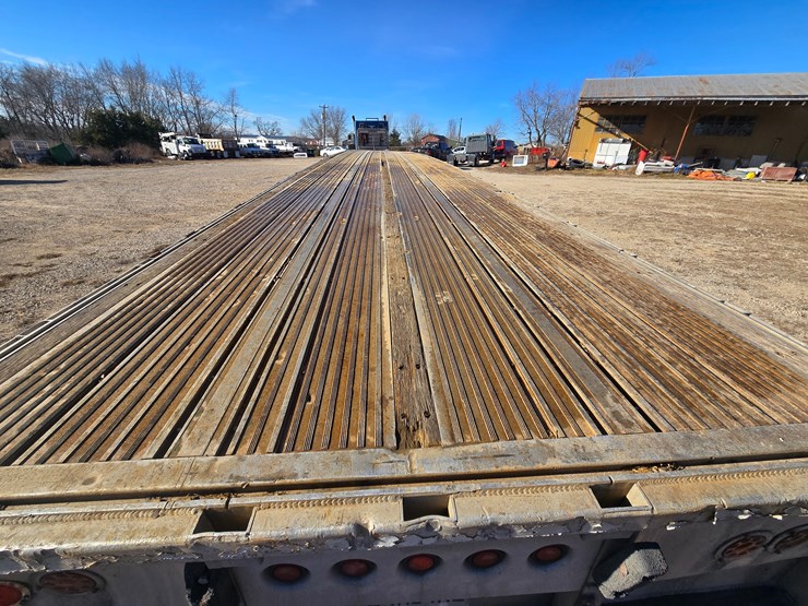 2000-reitnouer-flatbed-image-63