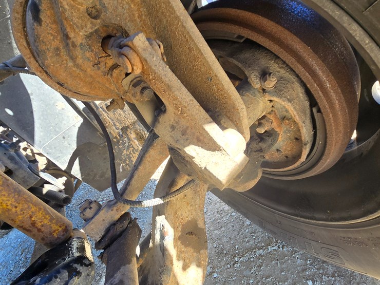 2002-freightliner-columbia-120-image-38