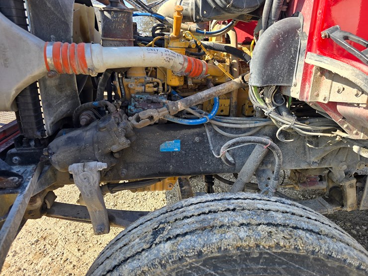 1999-peterbilt-330-image-17