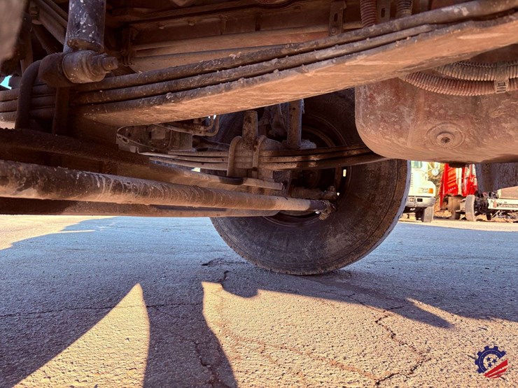 2018-freightliner-sd122-tri-axle-dump-truck-image-50