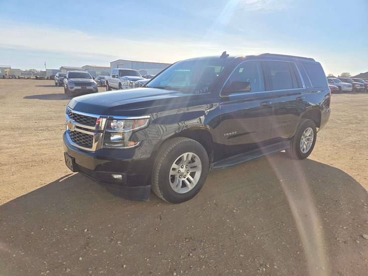 2016-chevrolet-tahoe-lt-image-1