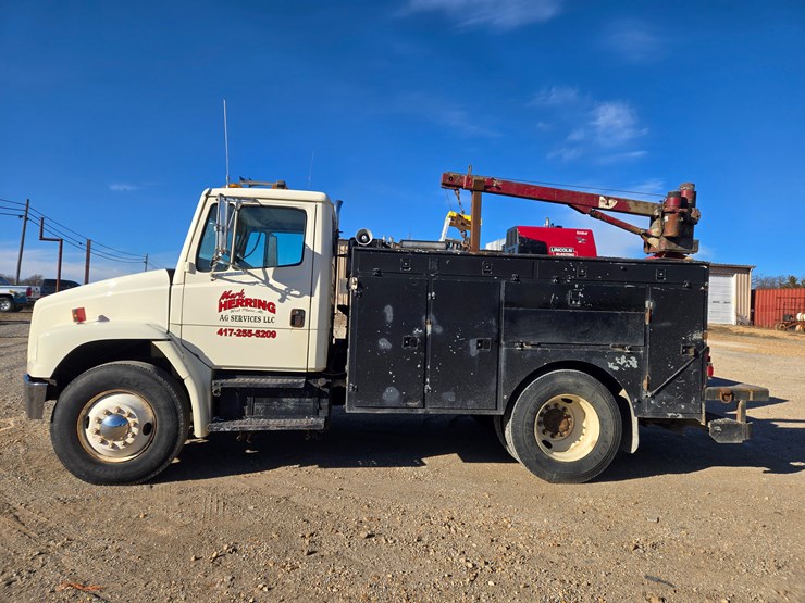 1996-freightliner-fl70-image-6