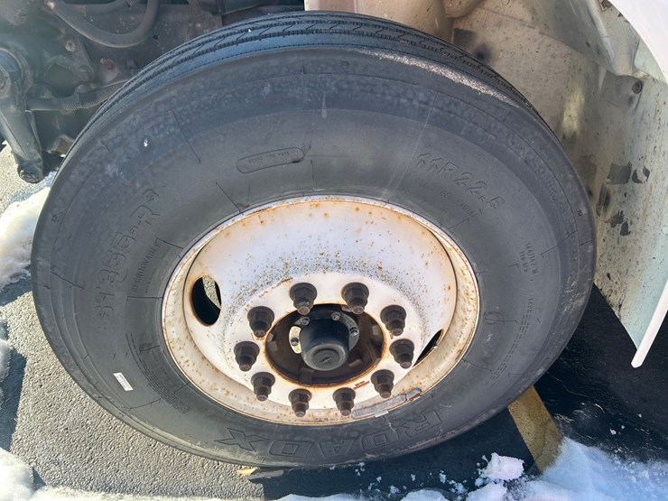 2013-international-durastar-4300-image-22