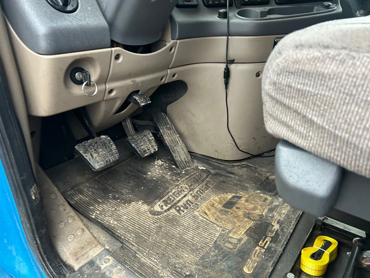 2015-freightliner-cascadia-125-image-77