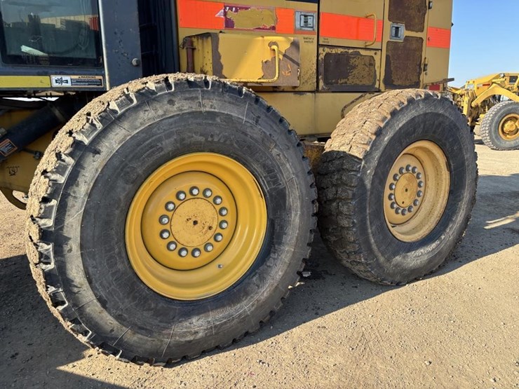 2008-deere-772d-image-36