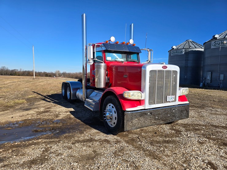 2008-peterbilt-388-image-21